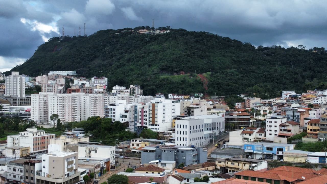 Semana começa com previsão de chuva e risco de granizo em Juiz de Fora
