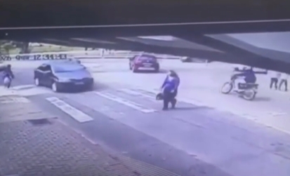 Mulher é atingida por carro ao atravessar faixa de pedestres perto da UFJF