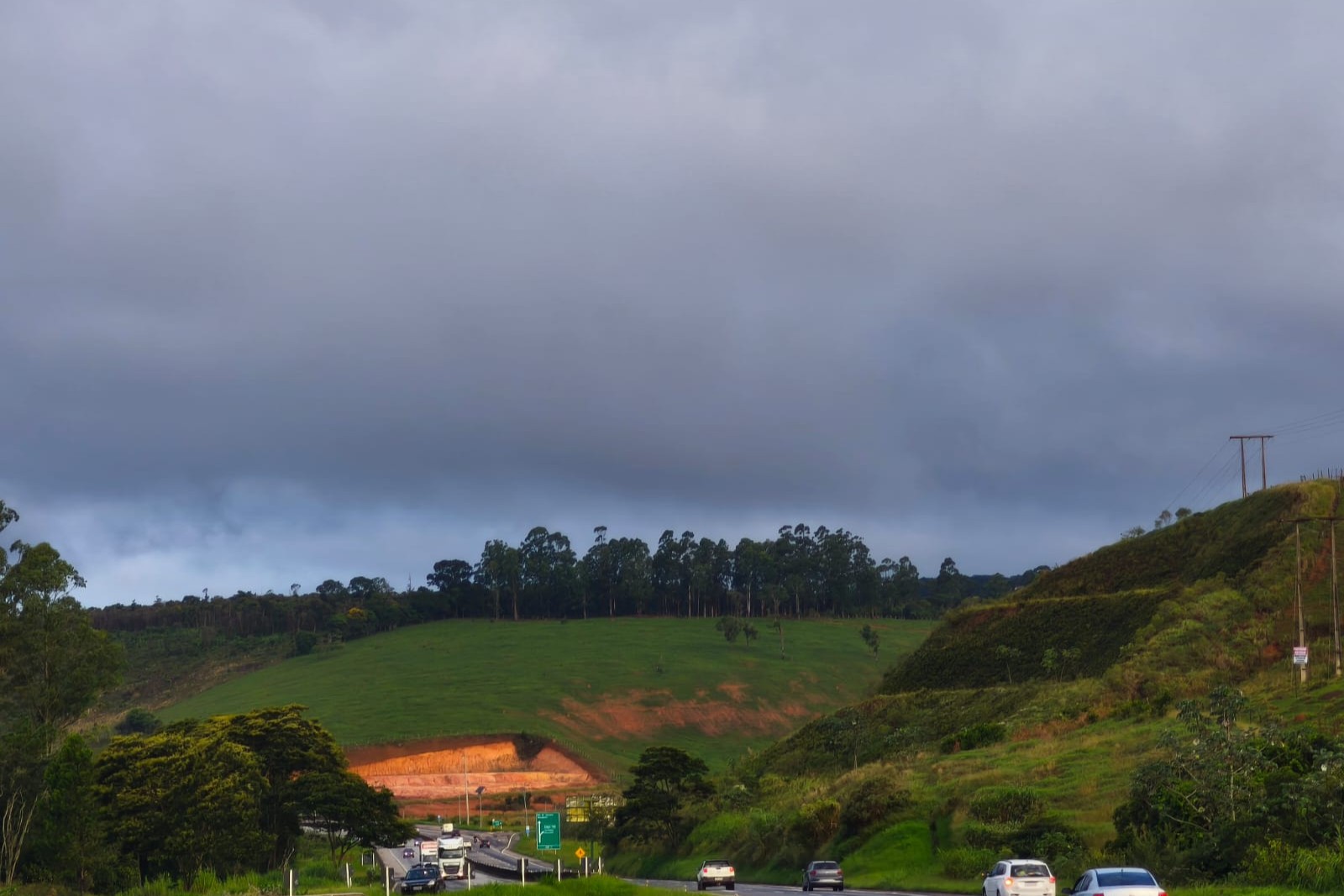 Semana começa com previsão de chuva isolada e queda nas temperaturas em Juiz de Fora