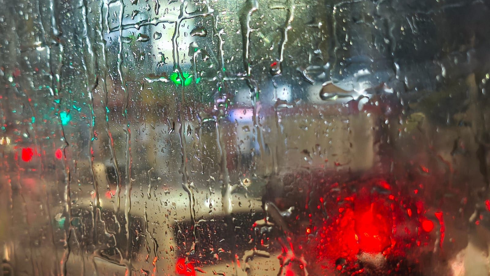 Chuva em Juiz de Fora supera em uma hora o esperado para todo o mês de junho