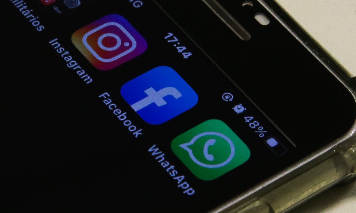 Instagram e Facebook enfrentam instabilidade e usuários relatam falhas nesta sexta-feira