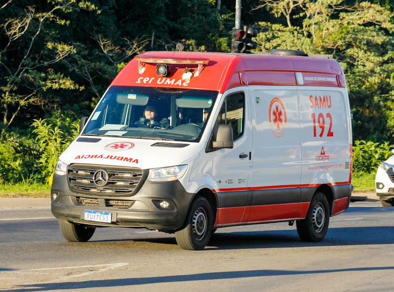 Homem sofre crise convulsiva dentro de ônibus na BR-267 em Juiz de Fora