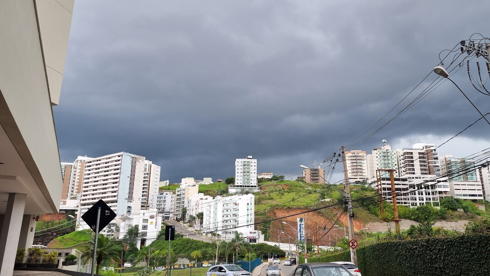 Juiz de Fora entra em alerta para tempestade e terá risco maior com chuva acumulada