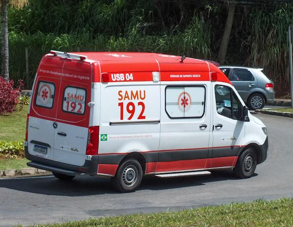 Colisão entre moto e bicicleta deixa dois feridos em Juiz de Fora