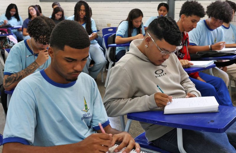 Pé-de-Meia: nascidos em novembro e dezembro recebem parcela de R$ 200