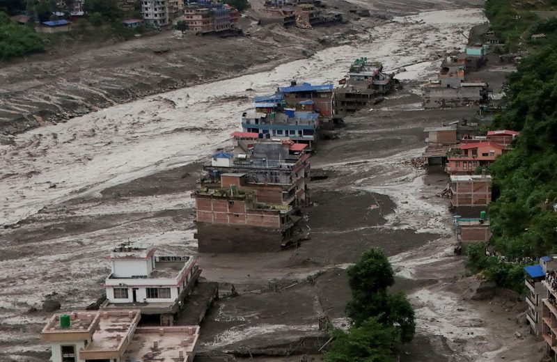 Inundação repentina na fronteira entre Nepal e Tibete deixa 95 mortos