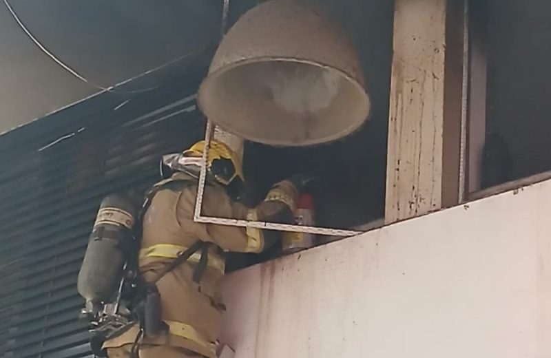 Incêndio em fritadeira elétrica mobiliza bombeiros no Centro de Juiz de Fora