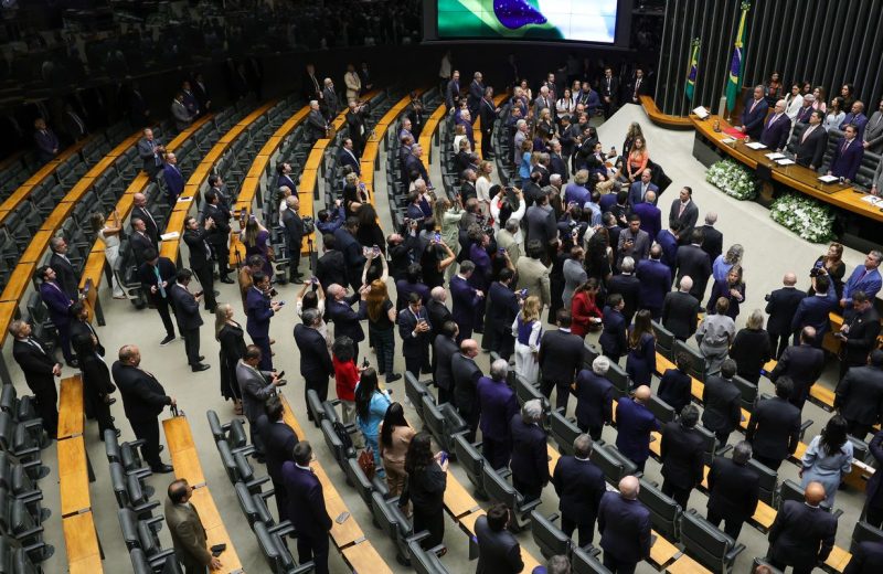 Câmara deve decidir sobre “taxa das blusinhas” nesta segunda