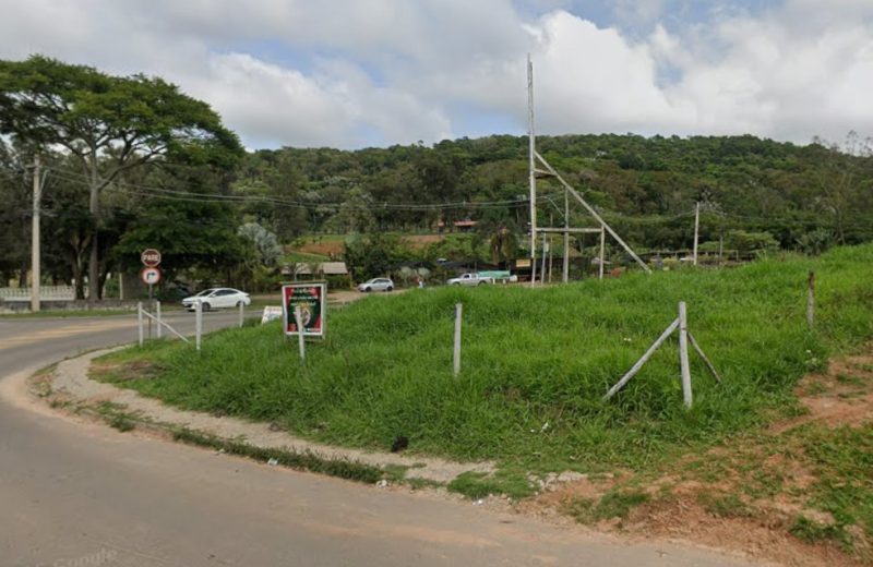 Fiscalização suspende atividades em loteamento no bairro Grama após erosão