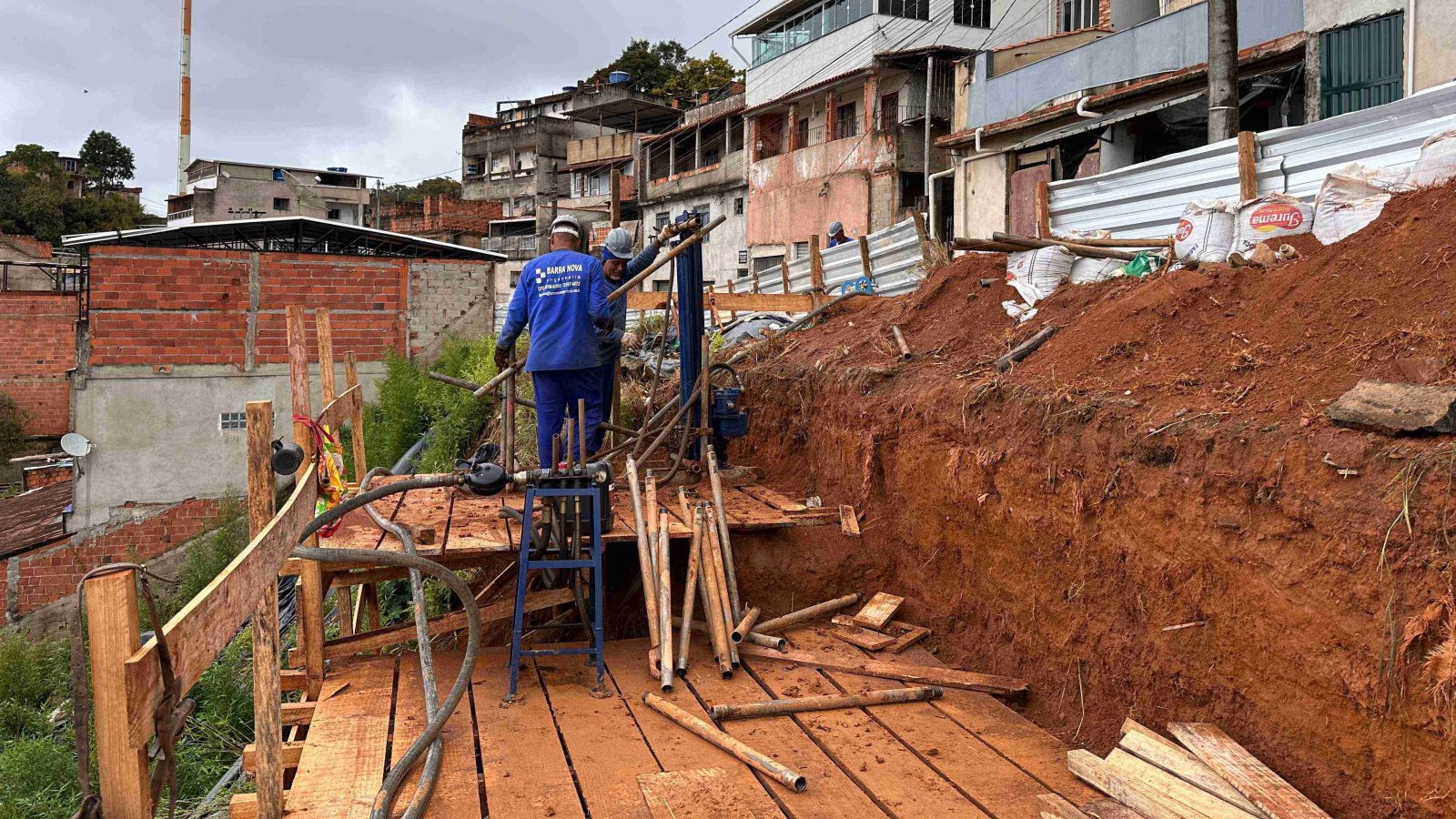 PJF inicia obra de contenção na rua José Claro Dia, no Dom Bosco — Imagem: Prefeitura de Juiz de Fora