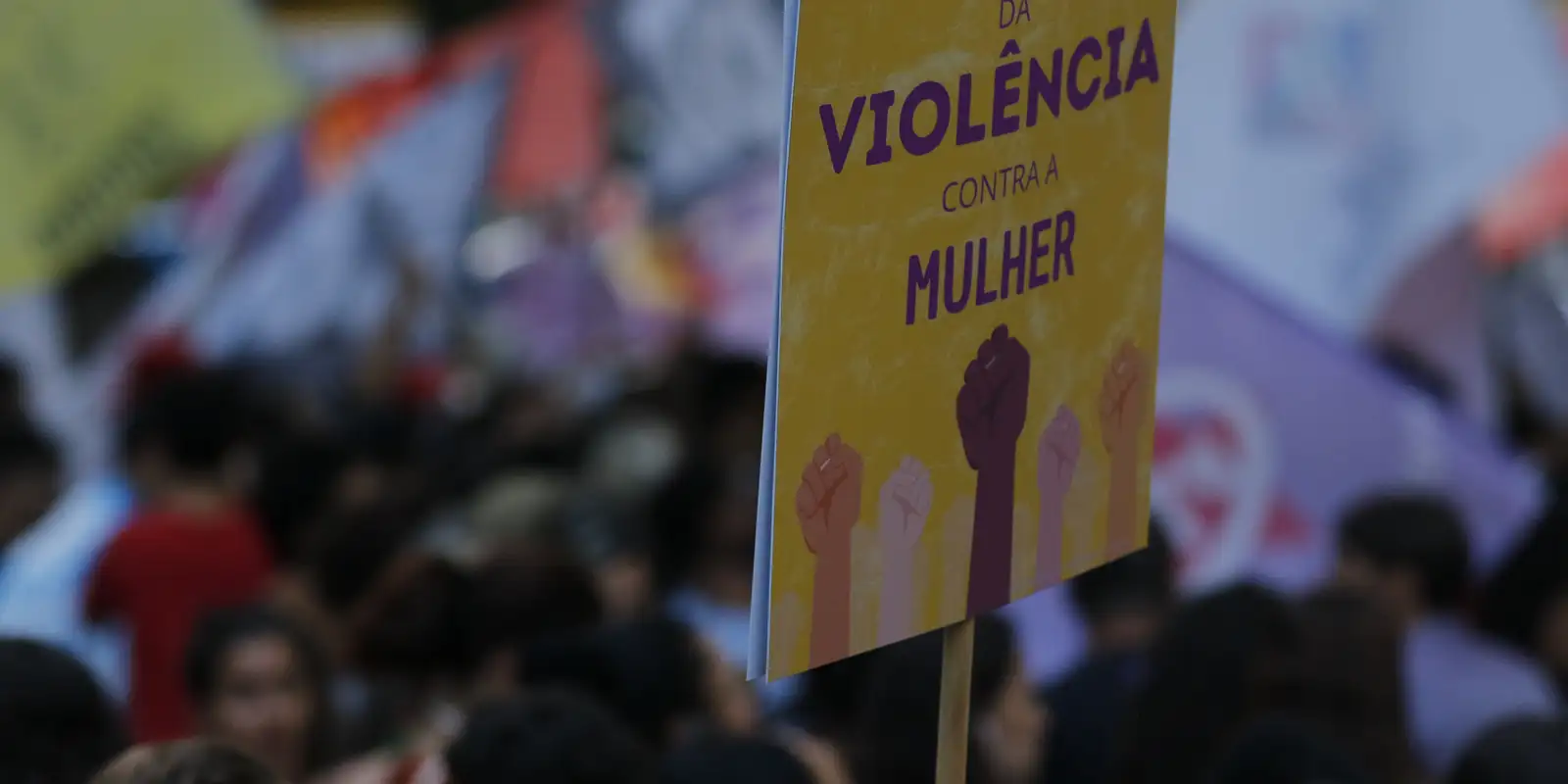Violência contra a mulher: 7,5 mil agentes serão capacitados — Imagem: Agencia Brasil