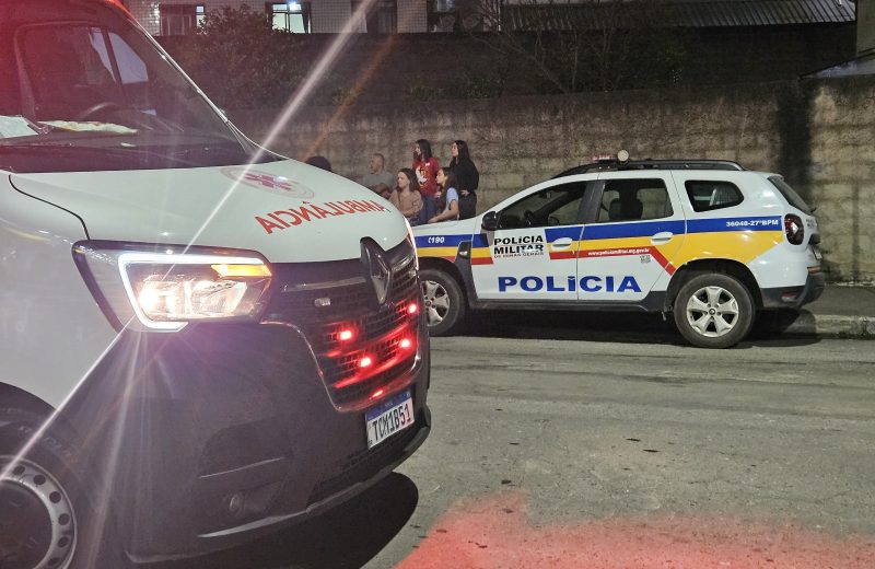 Colisão entre quatro motos deixa duas pessoas feridas em Juiz de Fora