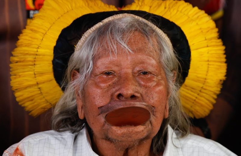 Cacique Raoni, de 94 anos, recebe cuidados paliativos em Mato Grosso
