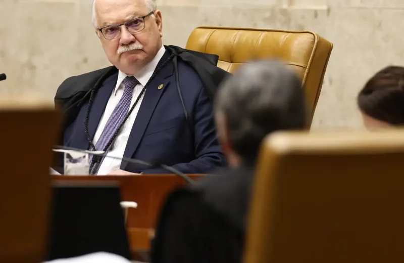 Ex-ministros e sociedade civil divulgam carta em apoio a Fachin