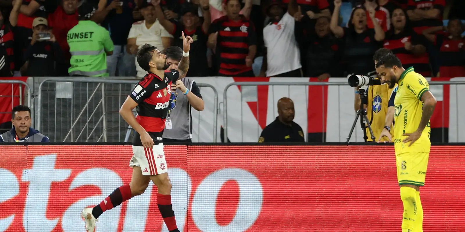 Flamengo vence e fica a um ponto do Palmeiras, líder do Brasileirão — Imagem: Agencia Brasil