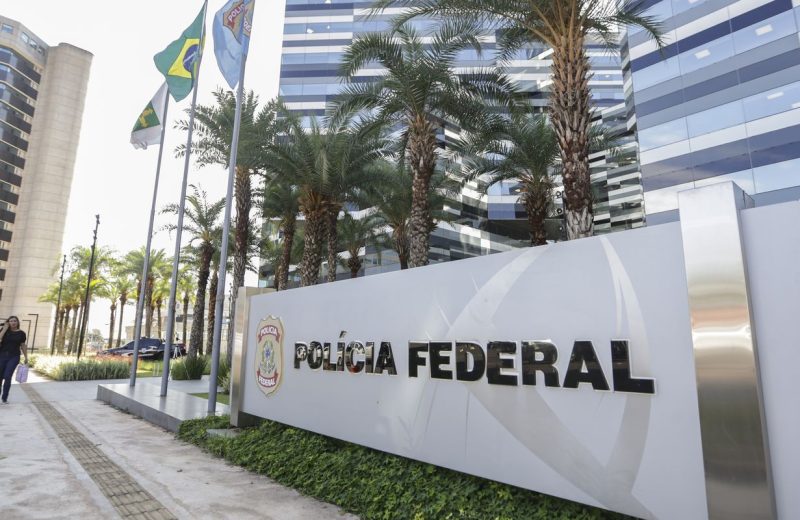 PF está com celular de Vorcaro e afirma poder enviar dados a ministros