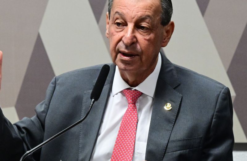 Relator da CCJ rejeita emendas da oposição que buscavam manter 6×1