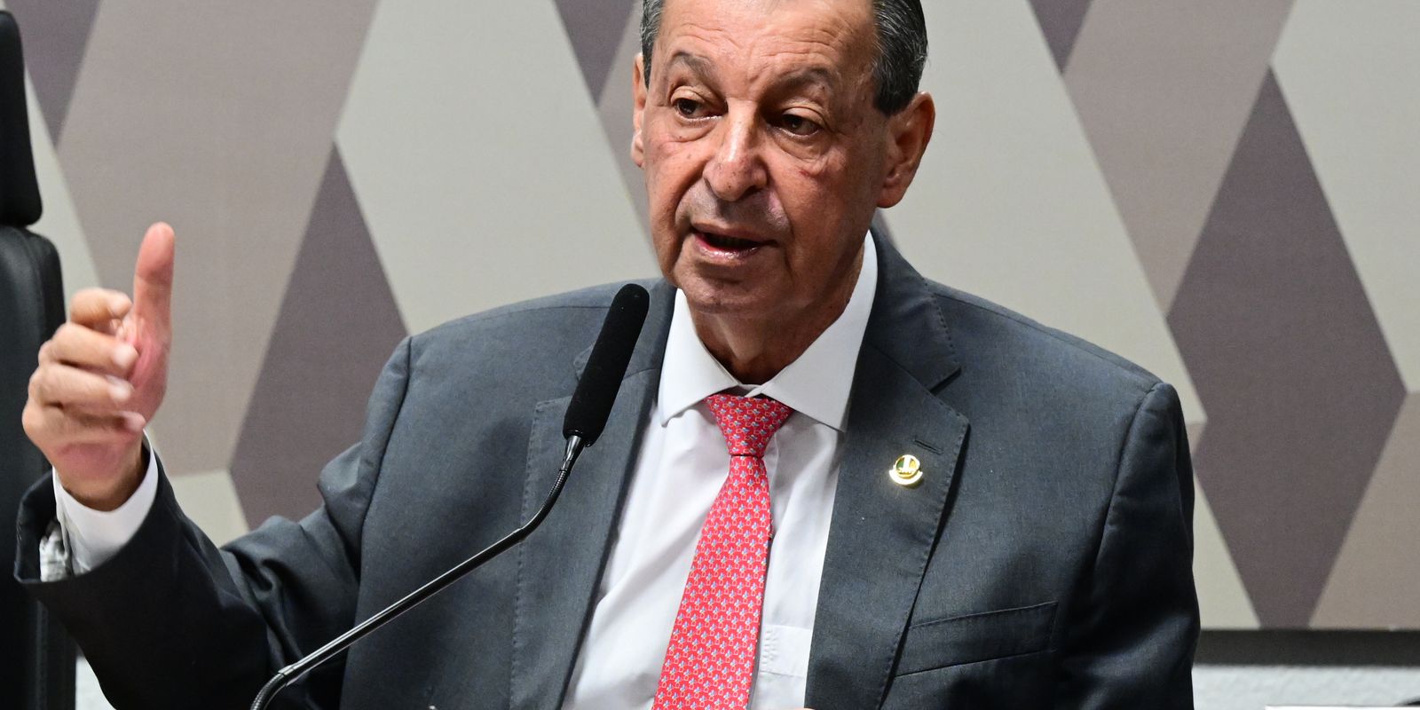 Relator da CCJ rejeita emendas da oposição que buscavam manter 6x1 — Imagem: Agencia Brasil