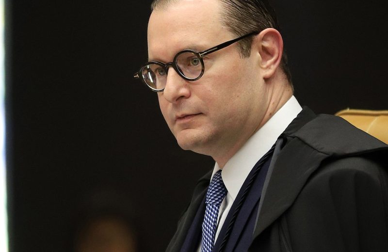 STF: Zanin pede a Fachin acesso a todo material de celular de Vorcaro