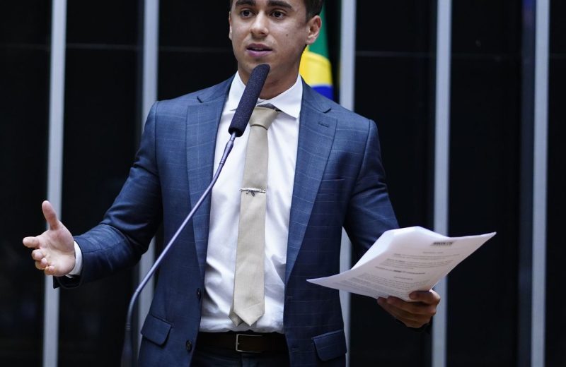 TSE manda Nikolas retirar postagem com desinformação sobre Lula