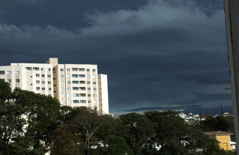 Juiz de Fora recebe alerta para tempestade com vento forte e possibilidade de granizo