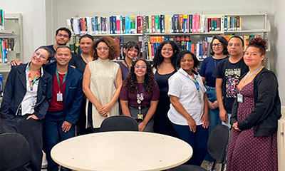 Biblioteca da Ejef recebe universitários de biblioteconomia da UFMG