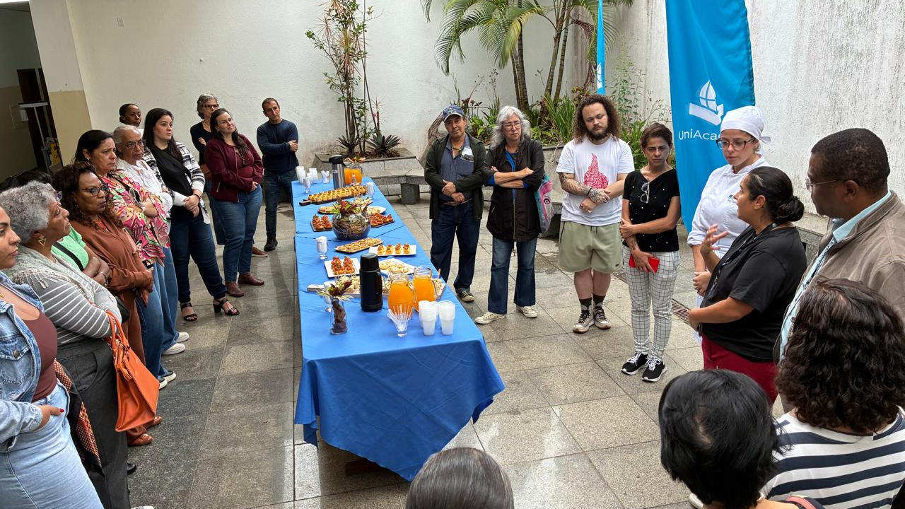 Caminhando pela História leva grupo para conhecer os segredos da gastronomia na UniAcademia — Imagem: Prefeitura de Juiz de Fora