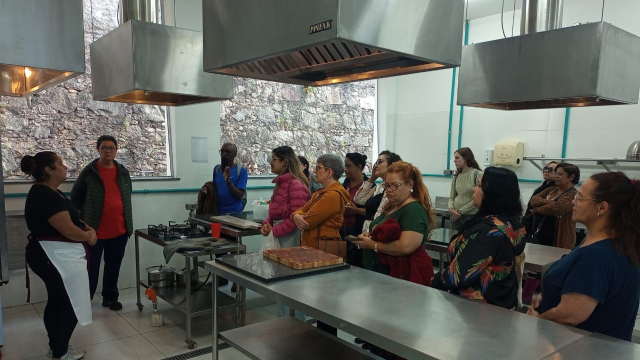 Caminhando pela História leva grupo para conhecer técnicas da gastronomia no Dia Internacional do Chef de Cozinha — Imagem: Prefeitura de Juiz de Fora