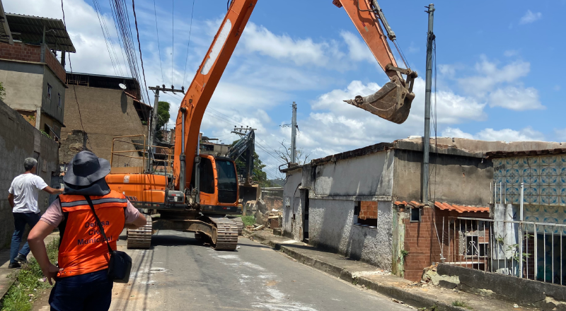 Defesa Civil conclui a demolição de 34 imóveis nesta semana