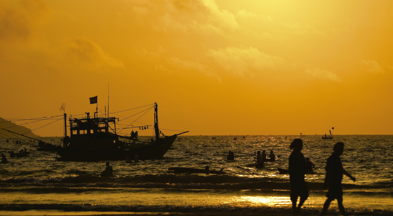 Galeria Nívea Bracher recebe exposição fotográfica sobre o cotidiano nas praias do Vietnã
