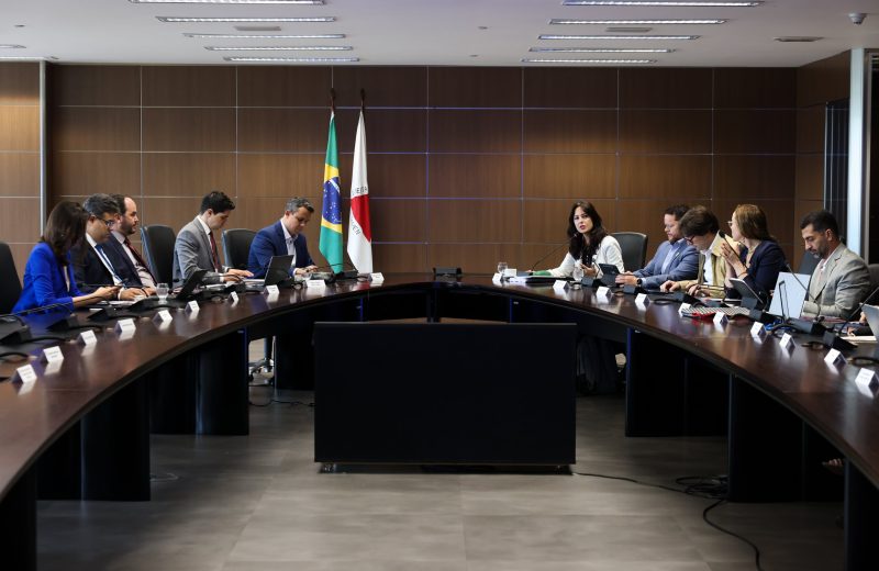 Governo de Minas apresenta resultados e políticas de desenvolvimento econômico à equipe de transição
