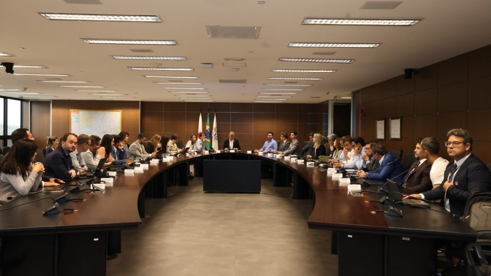 Governo de Minas realiza primeira reunião com equipe de transição do governo eleito, com foco nas políticas públicas de saúde — Imagem: Agencia Minas