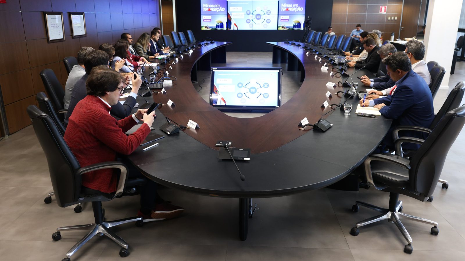 Governo de Minas realiza terceira reunião com a equipe de transição, com foco nas políticas públicas na área da educação — Imagem: Agencia Minas