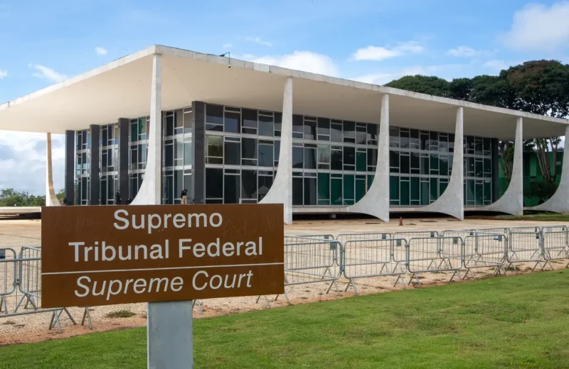Homem é preso ao tentar invadir a sede do STF em Brasília