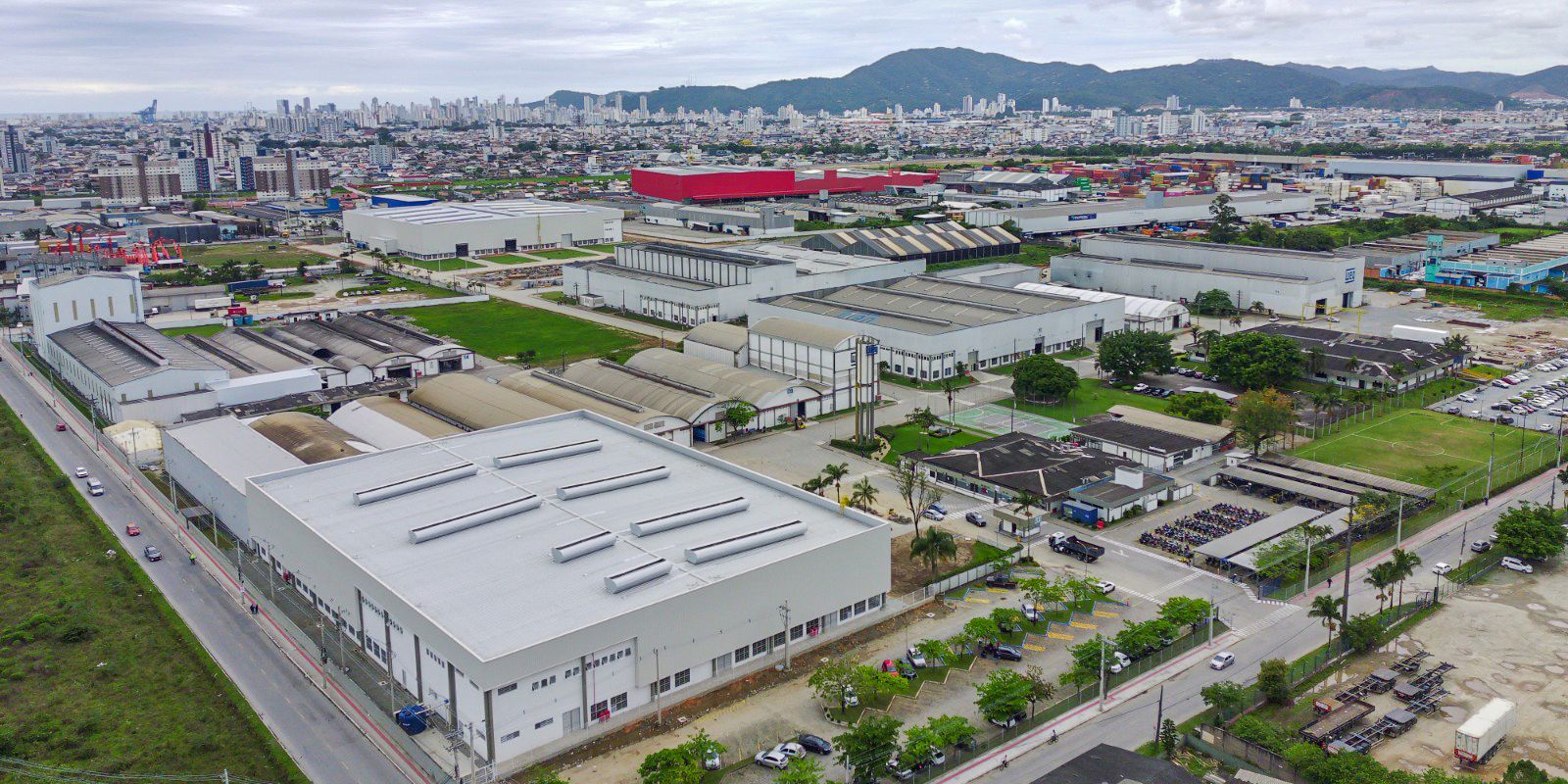Indústria aponta juros altos como principal barreira ao crédito — Imagem: Agencia Brasil