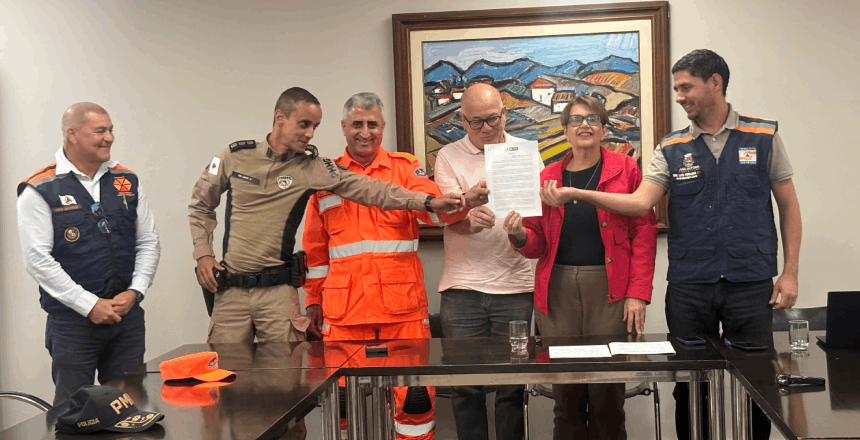 Margarida Salomão institui o Plano de Contingência para Enfrentamento a Desastres Climáticos — Imagem: Prefeitura de Juiz de Fora