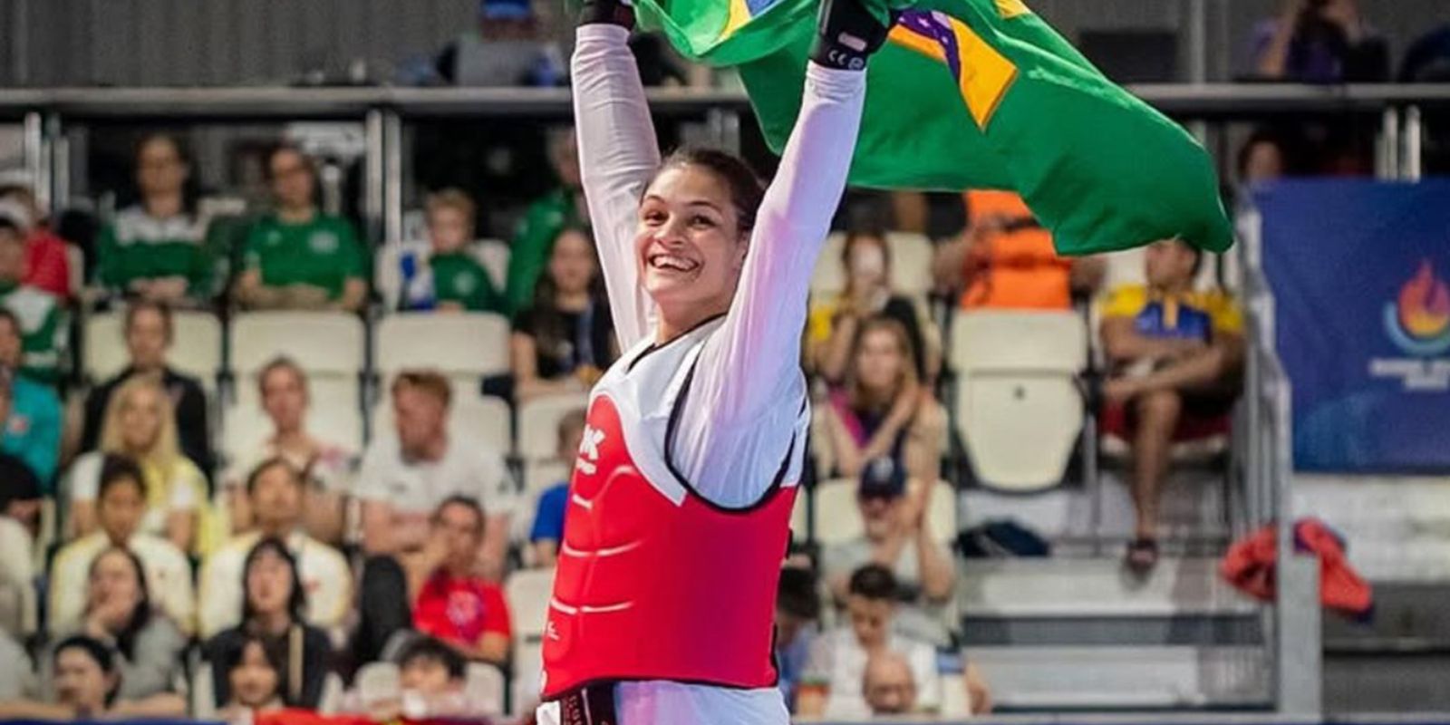 Maria Clara Pacheco é campeã da 3ª etapa do Grand Prix, em Paris — Imagem: Agencia Brasil