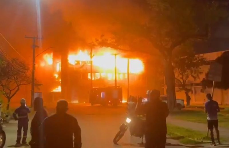 PF vai investigar incêndio na Universidade Federal de Pernambuco
