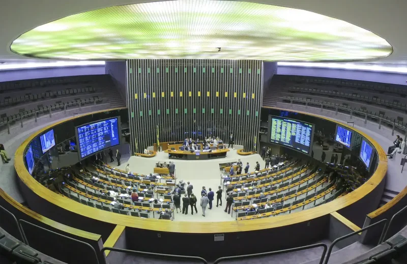 PL, PSD, PT e Republicanos têm 15 governadores eleitos