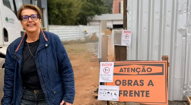Prefeita visitas obras de saúde, macrodrenagem e contenção pelo município