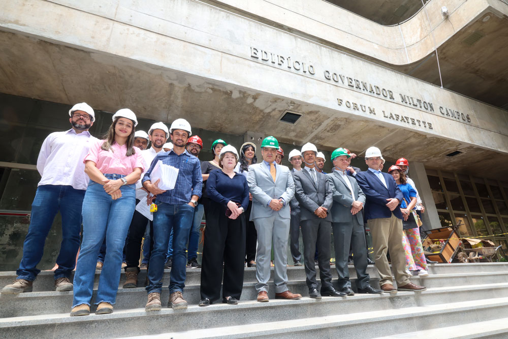 Presidente e corregedor visitam obras do Fórum Lafayette, em BH — Imagem: TJMG