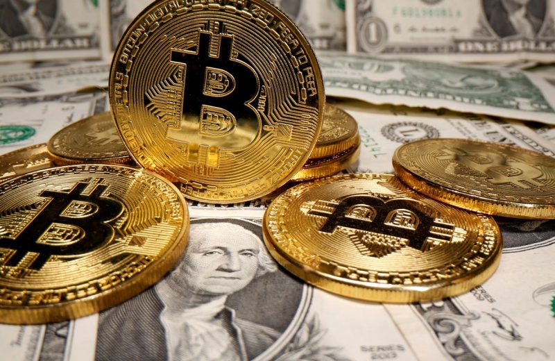 Site oferece criptomoedas por posts de apoio a Flávio Bolsonaro